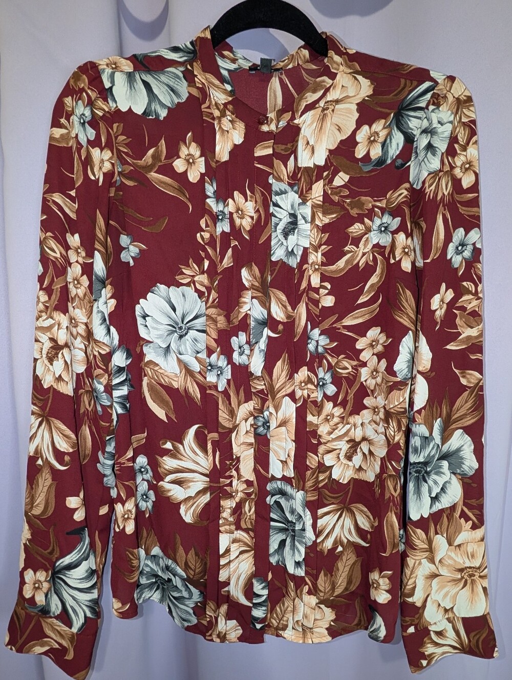 Express - EUC - Burgundy Floral Button-Front Blouse - Picture 2 of 5